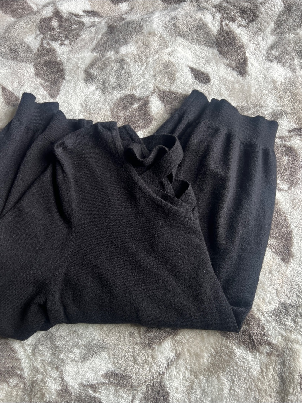 Black vneck sweater